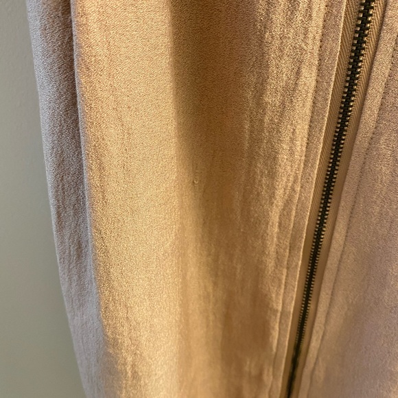 Gently worn pink BCBG dress. Size 10 with black straps. - Picture 4 of 6